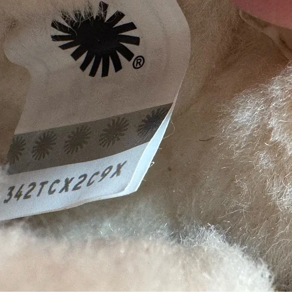 UGG Plush Kids Tan Boots size 4-6 months - Picture 8 of 11